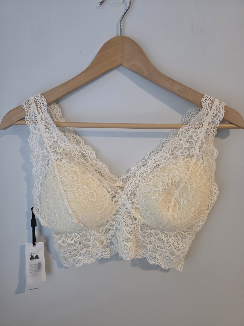 CHANGE Lingerie Lace Bralette Cream Size Large Wireless Soft Cup Floral Lace - Picture 1 of 9